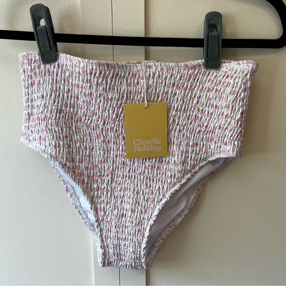 Charlie Holiday‎ Women’s NWT High Rise Bikini Bottoms Cabo Smocked Size M - Picture 1 of 12